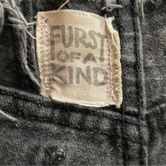 LF Furst of a Kind Distressed Vintage Look Cutoff Shorts - Picture 3 of 3